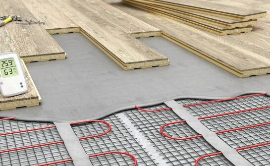 Czy deska do ogrzewania podłogowego nadaje się do pomieszczeń o dużej wilgotności?
