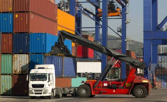 Międzynarodowy przewóz towarów: jak dbamy o bezpieczeństwo przesyłek?