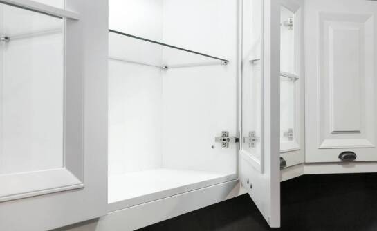 Jak pokrywy wpływają na estetykę i funkcjonalność systemów przechowywania kuchennych?