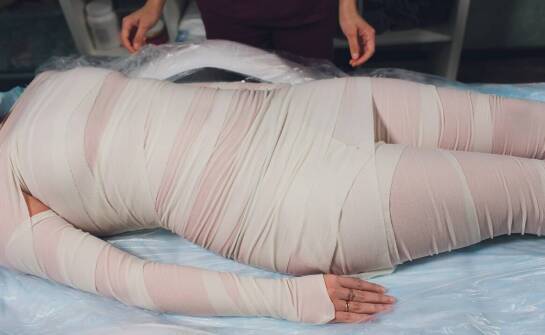 Jak działa body wrapping?