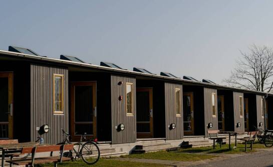 W co standardowo wyposażone są domki letniskowe?