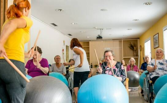 Jakie ćwiczenia są kluczowe w medycznym treningu dla seniorów?
