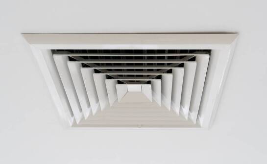 Wentylacja w kontekście oszczędności energii – jak wybrać odpowiedni system?