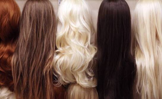 Jak przymierzyć i wybrać idealną perukę w salonie?