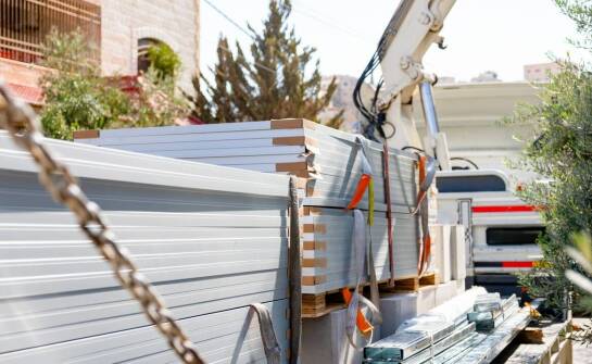 Optymalne wykorzystanie lawet do transportu materiałów budowlanych