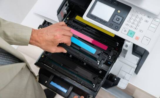 Zastosowanie tonerów do druku kolorowych dokumentów