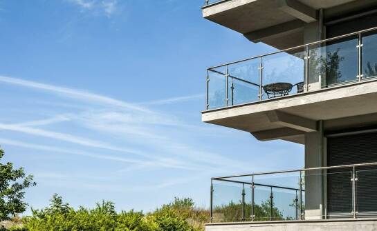 Jakie korzyści oferują mieszkania z balkonami w Kołobrzegu?