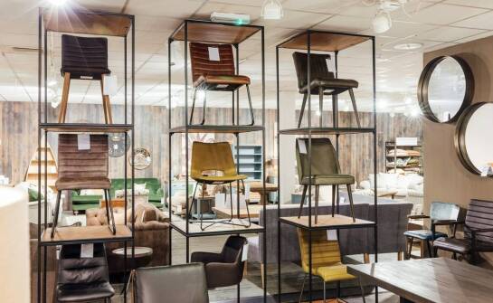 Wpływ sezonowych trendów na ofertę hotelowych mebli dostępnych na wyprzedaży