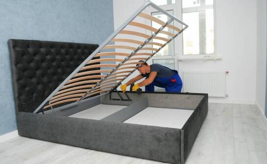 Jakie nowoczesne technologie są stosowane w produkcji tapicerowanych łóżek z szufladami?