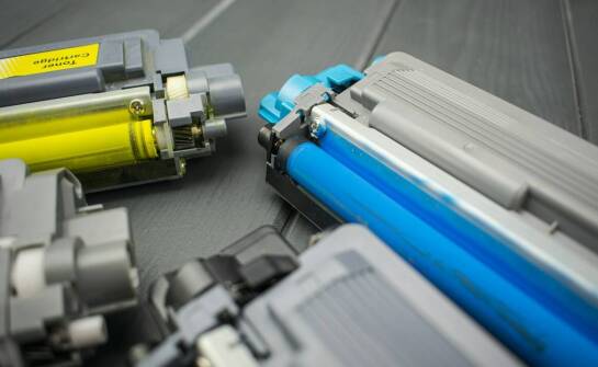 Technologia w tonerach OKI – co warto wiedzieć przed zakupem?