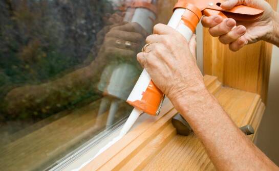 Jak zadbać o szczelność okien?