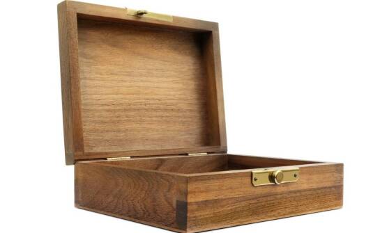 Wyjątkowe zastosowania drewnianych szkatułek w domowym wnętrzu