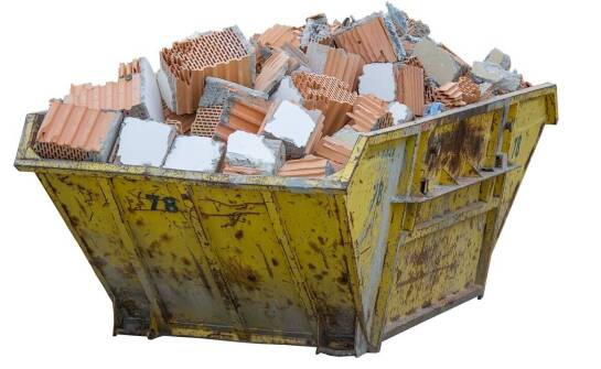 Utylizacja odpadów po opróżnieniu piwnic – jakie opcje mamy?