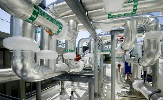 Jak chłodzenie lodową wodą wpływa na efektywność energetyczną?