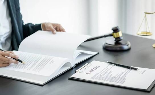 Pomoc radcy prawnego w sporządzaniu i opiniowaniu handlowych umów
