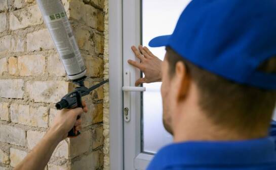 Drzwi zewnętrzne: znaczenie odpowiedniego montażu dla trwałości drzwi