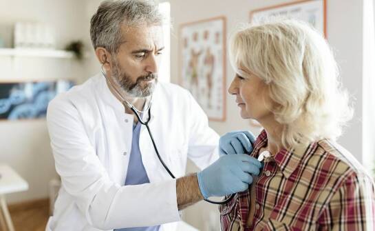 Rola geriatrii w leczeniu przewlekłych schorzeń u starszych osób