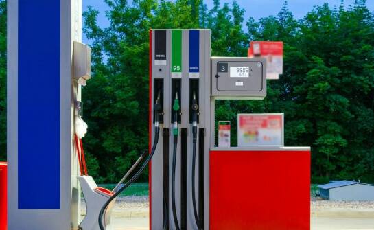 Jak stacja paliw wpływa na lokalny rynek paliwowy?