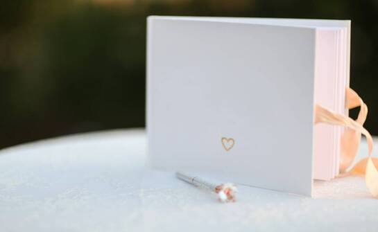 Jak welurowe albumy mogą stać się prezentem na rocznicę ślubu?