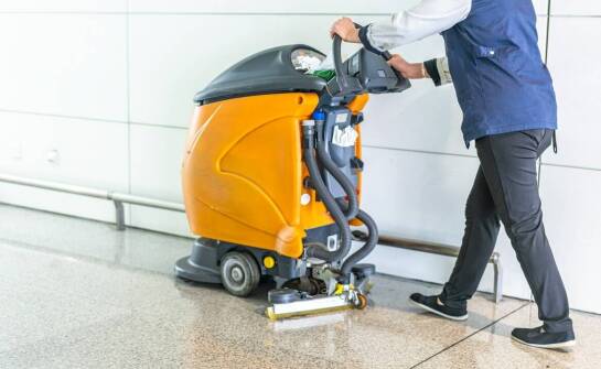 Jak dostosować maszyny do czyszczenia podłóg do specyfiki obiektu?