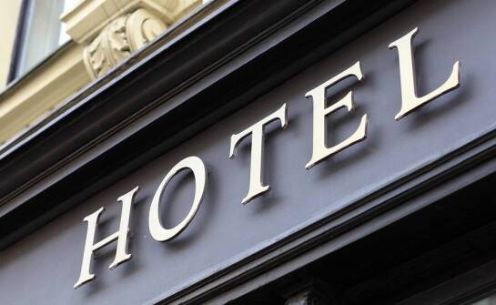 Urokliwe zakątki hotelu z widokiem na starówkę w Toruniu