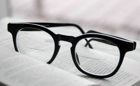 Rola progresywnych szkieł w korekcji starczowzroczności