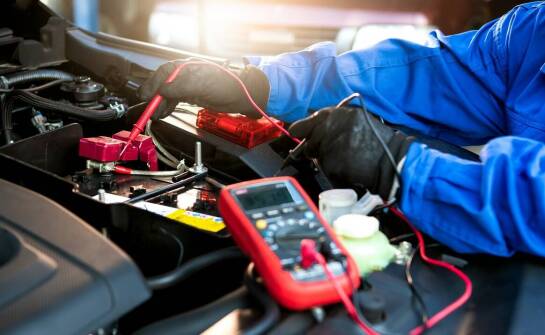 Znaczenie profesjonalnego serwisu samochodowego dla elektrycznego systemu pojazdu