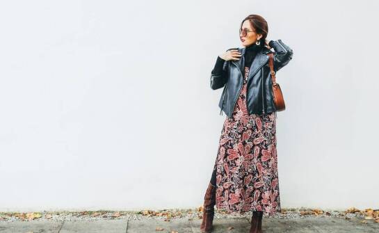 Stylizacja z sukienkowymi koronkami na co dzień – jak to zrobić?