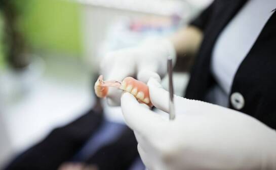 Tymczasowe korony   – kiedy są stosowane i jakie mają zadanie?