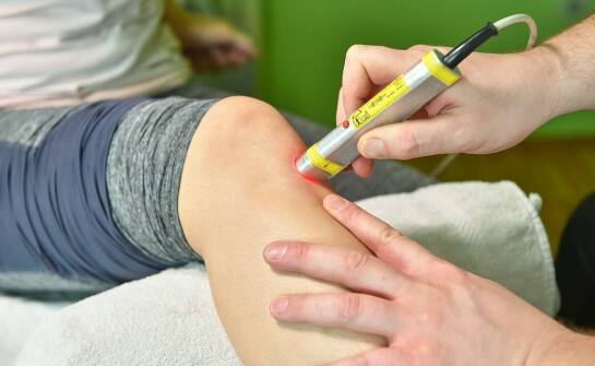 Jak wysokoenergetyczny laser pomaga w leczeniu bólu?