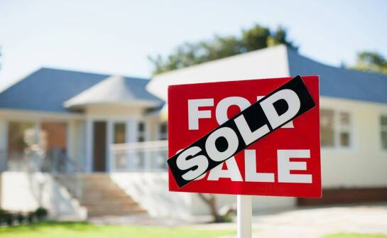 Krok po kroku: Jak sprzedać swoją nieruchomość z Eko-Domem?