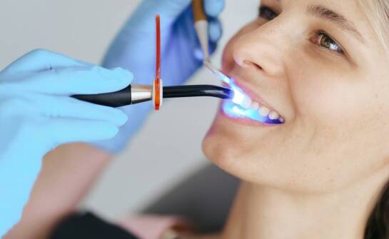 Stomatologiczne kompozyty: kluczowe cechy i korzyści dla dentystycznych gabinetów