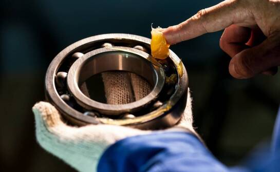 Wpływ odpowiednich smarów na efektywność maszyn w branży spożywczej