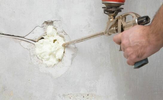 Efektywność geopolimerów w wypełnianiu pustek powstałych w wyniku wypłukania gruntu.