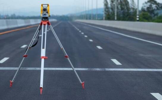 Jak eksperci analizują wizualne dane zebrane podczas fotograficznej inwentaryzacji dróg?