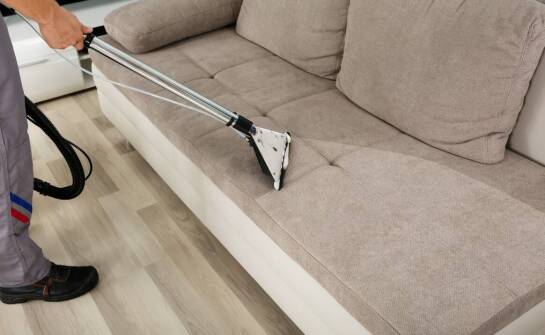 Jak przygotować meble do prania profesjonalnego tapicerki?