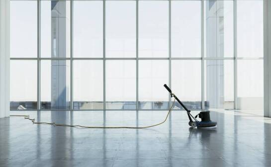 Jak drukowane grafiki na kamieniu mogą wzbogacić przestrzeń komercyjną?