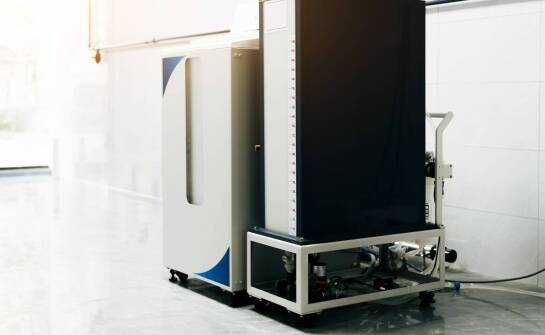 Jakie są najważniejsze cechy wydajnej termostatycznej komory?