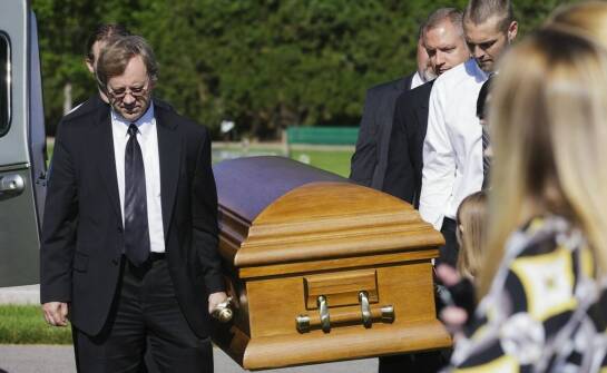 Dlaczego warto wybrać profesjonalne pogrzebowe usługi?