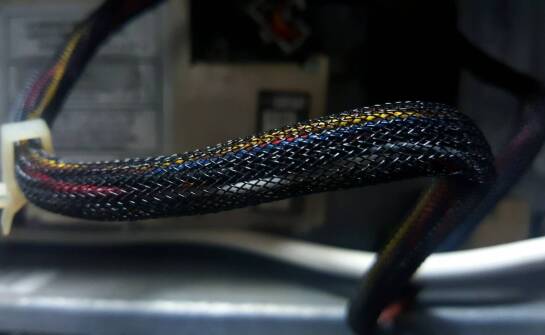 Owijka na kable jako narzędzie do personalizacji roboczej przestrzeni