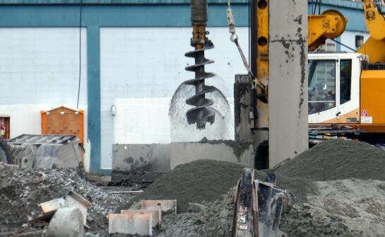 Jak wwiercane pale CFA mogą zwiększyć nośność gruntu w projektach miejskich?