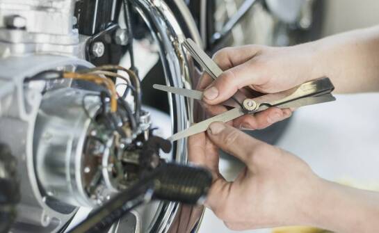 Rola kalibracji systemów w elektrycznych rowerach dla płynności jazdy