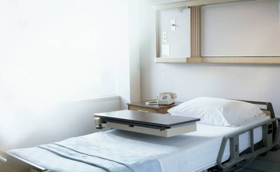 Wypożyczalnia łóżek rehabilitacyjnych – jakie są jej zalety w porównaniu do zakupu?