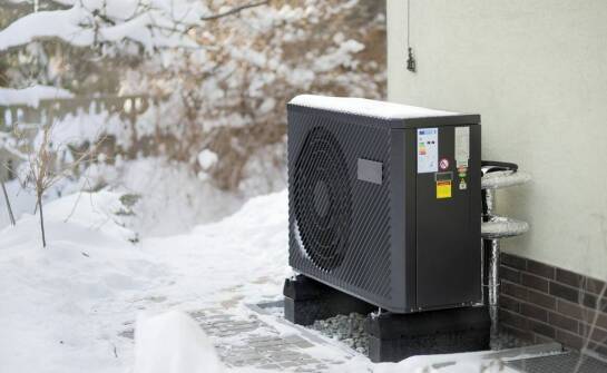 Pompy ciepła a sezonowe zmiany klimatyczne – jak się do nich przygotować?