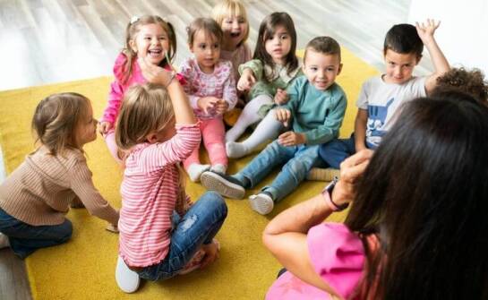 Jak niepubliczne przedszkole wspiera rozwój umiejętności społecznych dzieci?