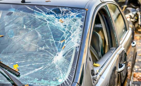 Znaczenie wytrzymałości samochodowych szyb w sytuacjach awaryjnych