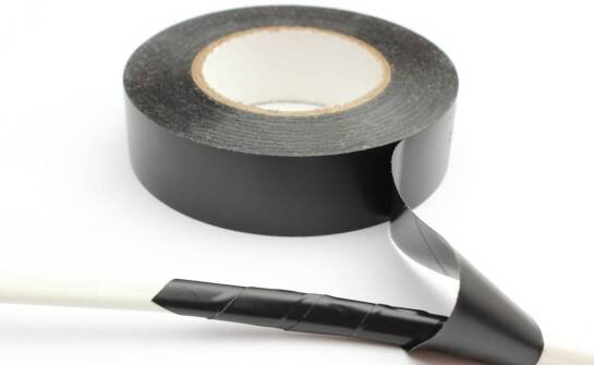 Zastosowanie samoprzylepnej taśmy poliestrowej w branży spożywczej