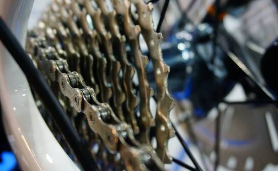 Zębatki rowerowe i ich wpływ na prędkość oraz przyspieszenie