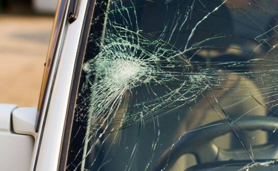 Jakie są najczęstsze przyczyny konieczności wymiany samochodowych szyb?