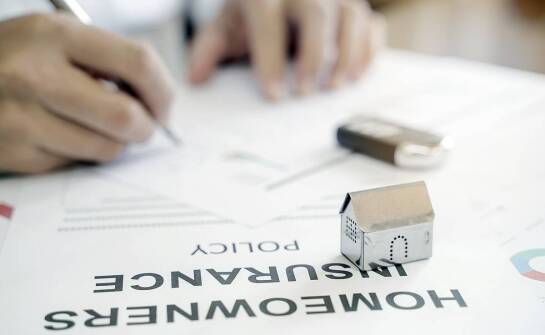 Ubezpieczenie domu: Jakie elementy polisy są najważniejsze dla właścicieli nieruchomości?